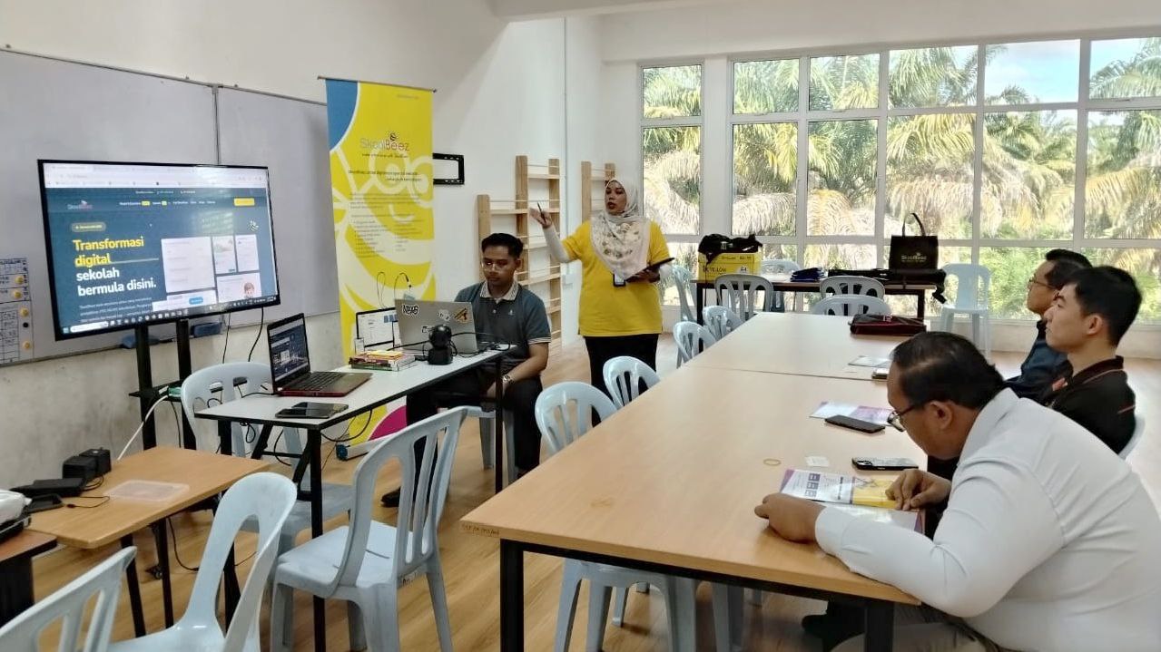 SkoolBeez Lebarkan Sayap ke Sekolah Swasta: Sesi Demo Bersama Sekolah Menengah Tiong Nam, Batu Pahat